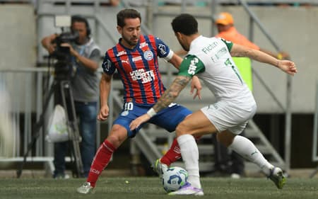 Everton Ribeiro x Felipe Anderson em Vitória x Palmeiras (Foto: Jhony Pinho/AGIF)