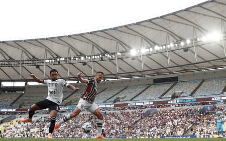 Fluminense e Botafogo fizeram um clássico com pouco público no Maracanã