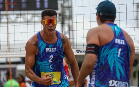Dupla George e Saymon no Elite 16 de Vôlei de Praia do Rio de Janeiro (Foto: volleyballworld.com)