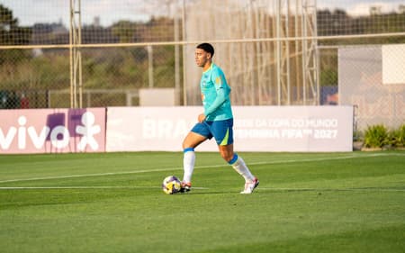 Iago, do Flamengo, em treino da Seleção Sub-20 (Foto: Nelson Terme/CBF)
