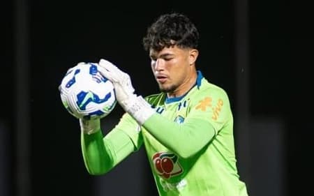 Bruninho, filho de Eliza Samudio, pela Seleção (Foto: Reprodução)