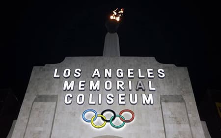 O Coliseum de Los Angeles foi usado nos Jogos Olímpicos de 1932 e 1984 (Facebook/LA 2024)