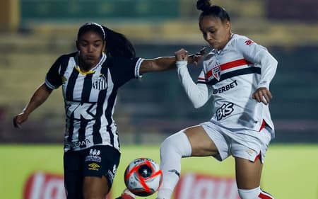 São Paulo e Santos duelam pelo Paulistão Feminino. (Foto: Miguel Schincariol / São Paulo FC)