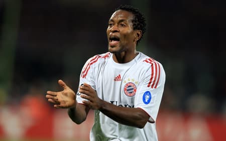 Zé Roberto em ação pelo Bayern de Munique