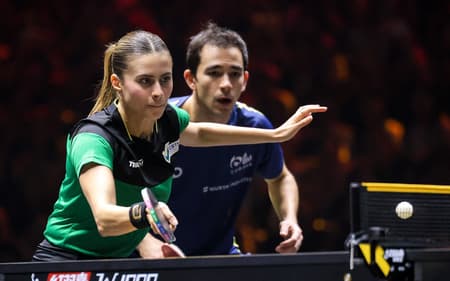Hugo Calderano e Bruna Takahashi na derrota para os anfitriões Wang Chuqin e Sun Yingsha no China Smash (Divulgação/WTT)