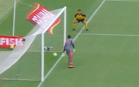 Vasco x Flamengo, clássico também marcado por erros da arbitragem (Foto: Reprodução/TV)