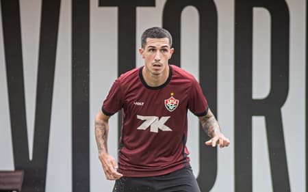 Aitor Cantalapiedra em treino do Vitória (Foto: Victor Ferreira/ EC Vitória)