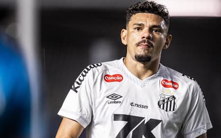 Tiquinho está pendurado no confronto (Foto: Raul Baretta/ Santos FC)