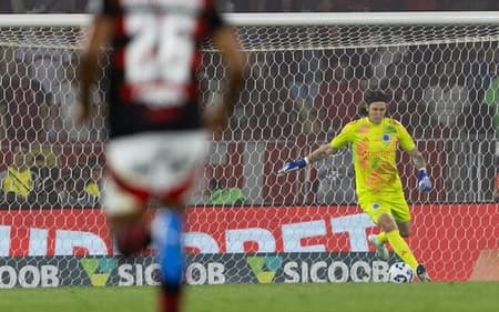 Goleiro Cássio, do Cruzeiro, no jogo contra o Flamengo (Foto: Thaís Magalhães/Cruzeiro)