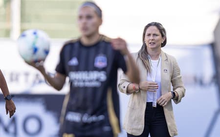 Tatiele Silveira, treinadora do Colo-Colo, durante Libertadores Feminina. (Foto: Staff Images Woman/ CONMEBOL)