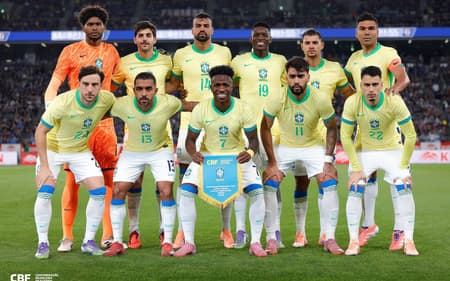 Seleção Brasileira perfilada antes de Japão x Brasil (Foto: Rafael Ribeiro/CBF)