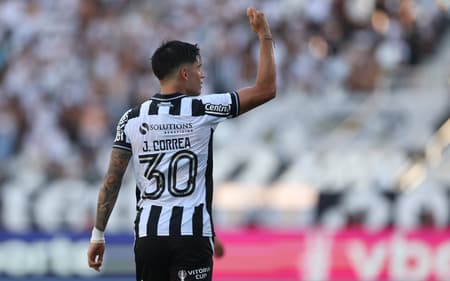 Correa comemorando gol do Botafogo contra o Santos (Foto: Vítor Silva/Botafogo)