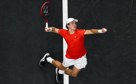 João Fonseca na vitória sobre o italiano Flavio Cobolli na Laver Cup, em San Francisco (Foto: Clive Brunskill)