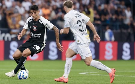 Santos venceu apenas dois clássicos nesta temporada. (Foto: Marcello Zambrana/AGIF)
