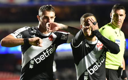 São Paulo x Vasco - Vegetti e Coutinho