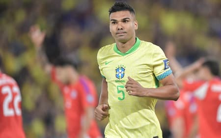 Casemiro, pilar do Brasil, está fora da próxima partida (Foto: Thiago Ribeiro/AGIF)