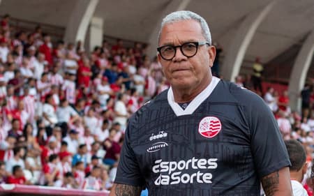 Hélio dos Anjos, técnico do Náutico (Foto: Rafael Vieira/AGIF)