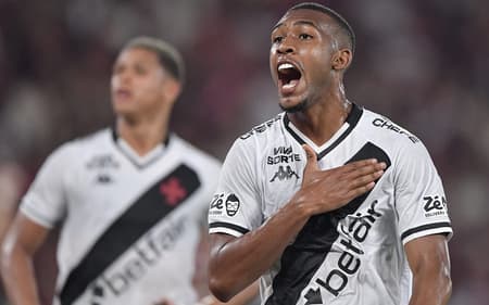 Rayan fez o gol do Vasco contra o Flamengo (Foto: Thiago Ribeiro/AGIF)