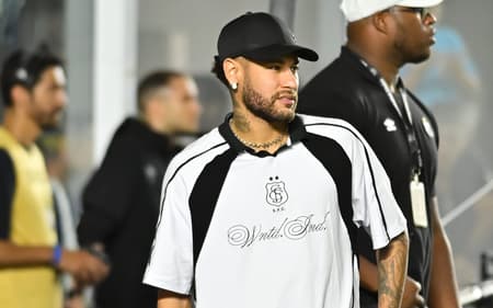 Neymar sofreu três lesões na coxa nesta temporada. (Foto: Gilson Lobo/AGIF)