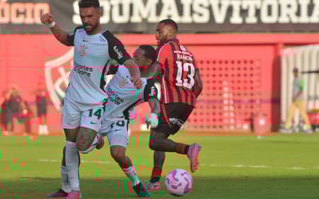 Raniele e José Martínez recebram amarelo em empate entre Corinthian e vitória
