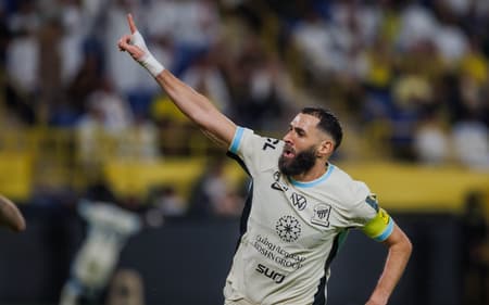 Benzema abriu o placar na vitória do Al-Ittihad sobre o Al-Nassr de Cristiano Ronaldo (Foto: Divulgação/Al-Ittihad)