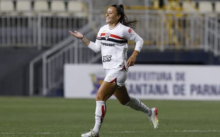 Camilinha lidera o São Paulo em sua estreia na Libertadores Feminina