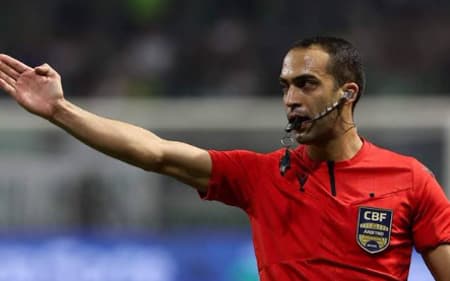 Davi de Oliveira Lacerda, árbitro de Corinthians 3 x 1 Vasco