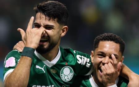 Flaco López e Vitor Roque, atacantes do Palmeiras (Foto: Cesar Greco/Palmeiras/by Canon)