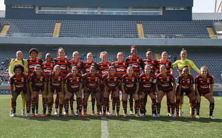 Time do Flamengo na semifinal do Brasileirão Feminino (Foto: Rebeca Reis/CBF)