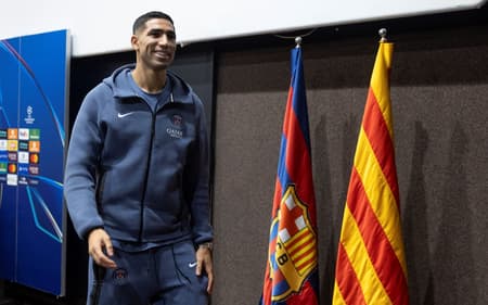 Hakimi na véspera de Barcelona x PSG, pela Champions League