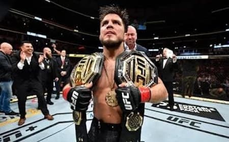 Henry Cejudo foi duplo campeão no UFC (Foto: Divulgação/UFC)