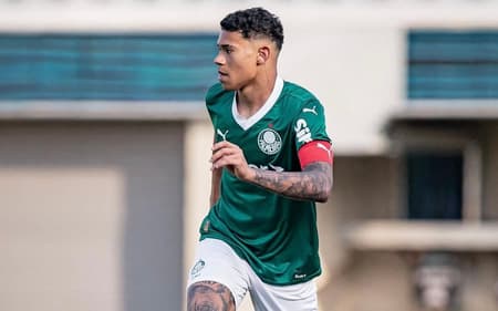 Luis Felipe Pacheco, meio-campista do Palmeiras