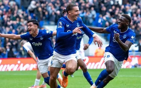 Comemoração de Jack Grealish no gol do Everton sobre o Crystal Palace (Foto: Reprodução Instagram/@everton)