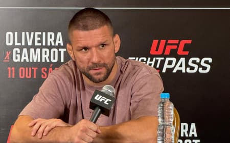 Mateusz Gamrot na coletiva de imprensa do UFC Rio (Foto: Anna Ramos LANCE!)