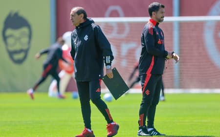 Ramón Díaz e Emiliano Díaz, técnico e auxiliar do Internacional