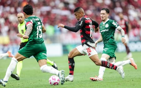 Palmeiras Flamengo Gustavo Gómez Samuel Lino