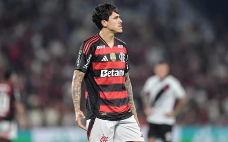 Pedro deve ser titular em Flamengo x Cruzeiro (Foto: Thiago Ribeiro/AGIF)