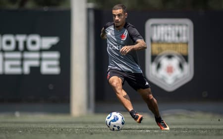 Philippe Coutinho em treino do Vasco