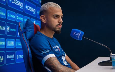 Pierre, meio-campista do Fortaleza, durante coletiva (Foto: Mateus Lotif/Fortaleza EC)