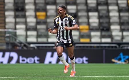 Rony celebra fim de jejum de 23 partidas sem marcar (Foto: Alessandra Torres/AGIF)