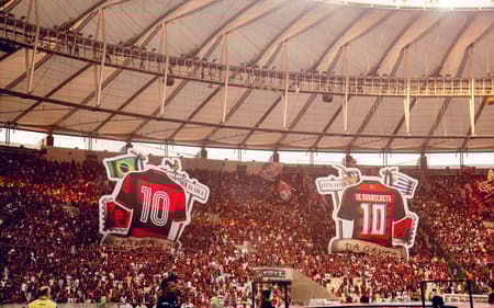 Torcida do Flamengo presente no Maracanã no clássico contra o Vasco
