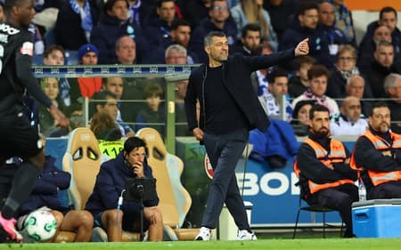 Sergio Conceição, ex-técnico do Porto, é o favorito para assumir o cargo do Milan