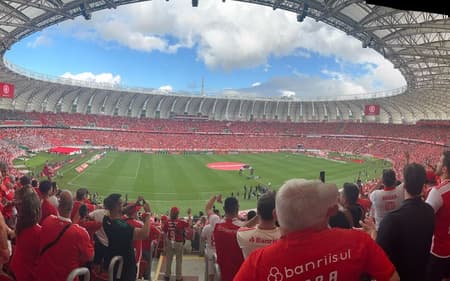 Beira-Rio no Gre-Nal. (Foto: Roberto Jardim/Lance)