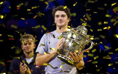Com autoridade, João Fonseca vence Fokina e é campeão do ATP da Basileia. (Foto: Reprodução)