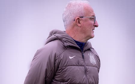 Dorival precisou mudar a equipe do Corinthians (Foto: Rodrigo Coca/Agência Corinthians)
