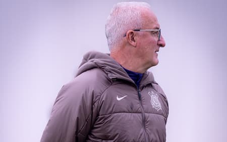 Dorival precisou mudar a equipe do Corinthians (Foto: Rodrigo Coca/Agência Corinthians)
