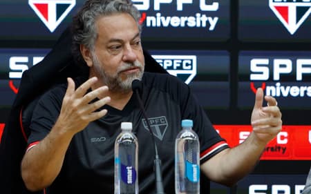 Julio Casares, presidente do São Paulo, em coletiva no MorumBis