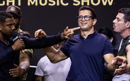 Davi Brito e Sacha Bali na coletiva do FMS 7 (Foto: Reprodução/Instagram/Davi Brito)