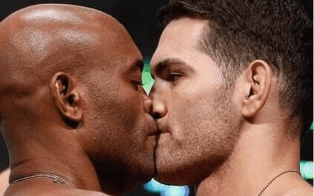 Anderson Silva e Chris Weidman protagonizaram encarada inusitada em 2013
