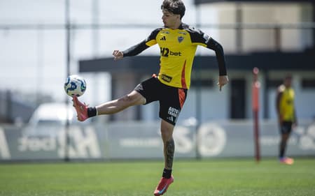 Isaac em treino